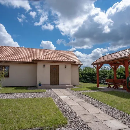 Mazury U Basi Holiday home Loje